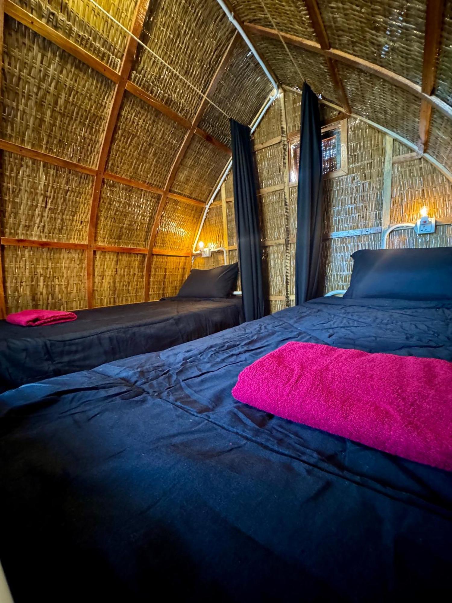 Хостел Rafikis Retreat Derm Tkov Village Экстерьер фото