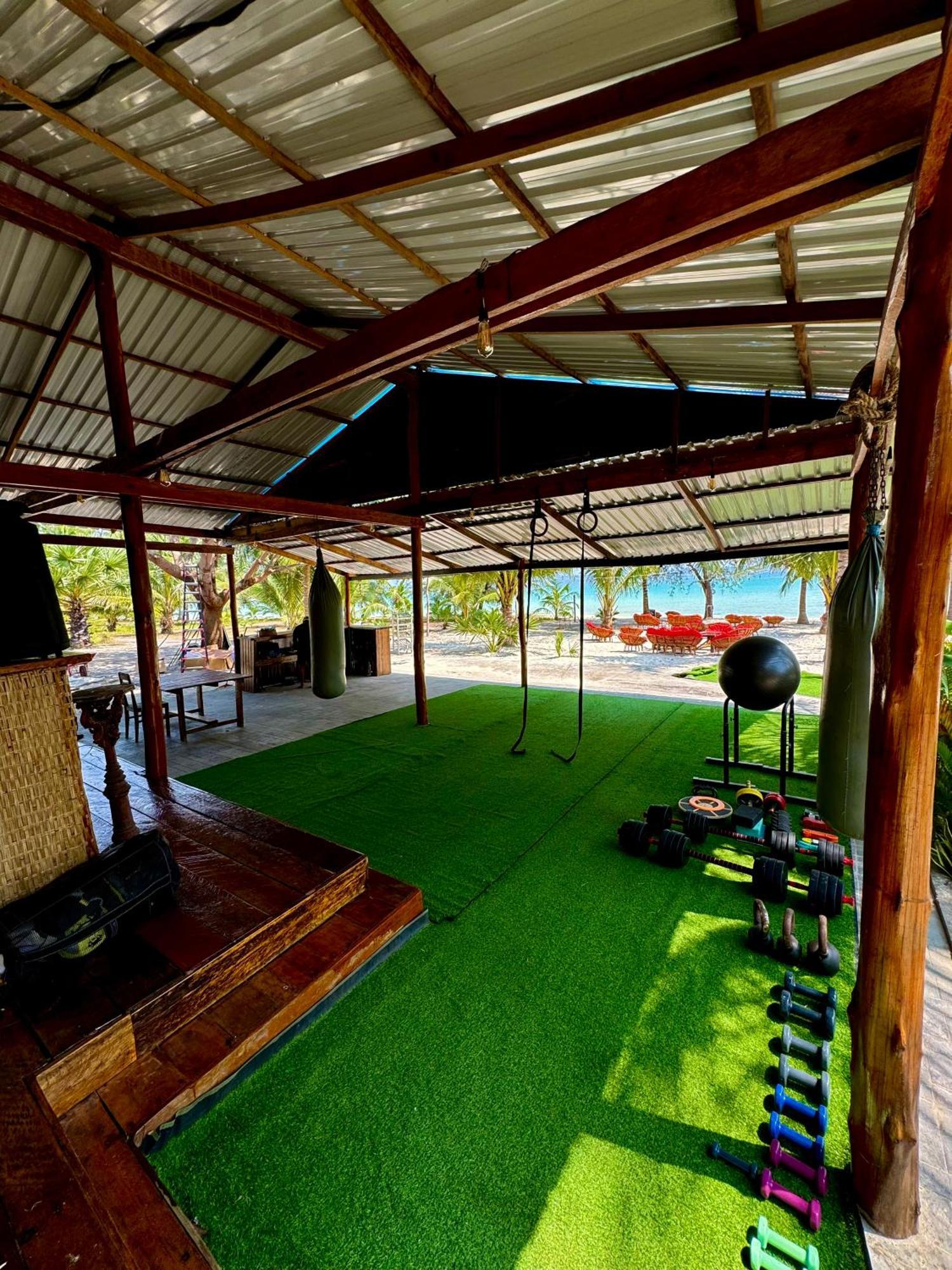 Хостел Rafikis Retreat Derm Tkov Village Экстерьер фото